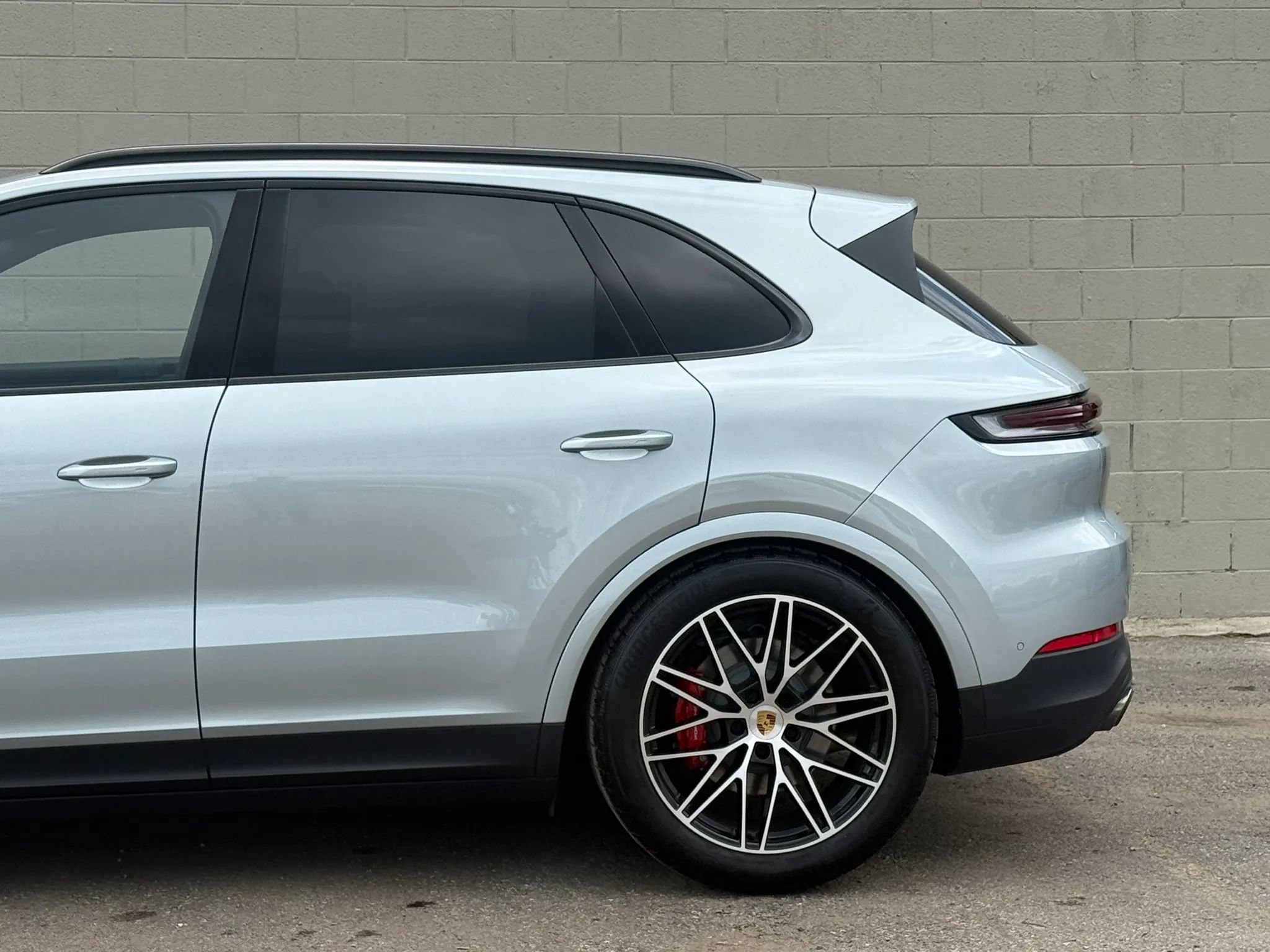 Used 2024 Porsche Cayenne S AWD/4WD image 4