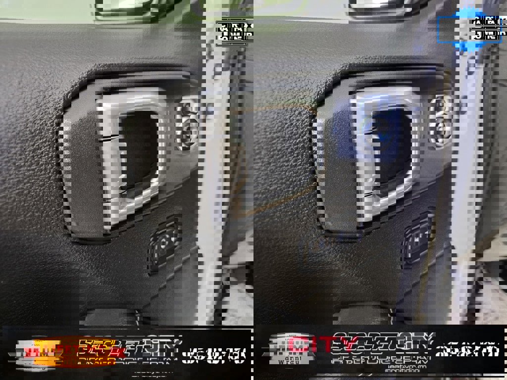 Used 2022 Jeep Wrangler Unlimited Sahara w/ LED Lighting Group image 12