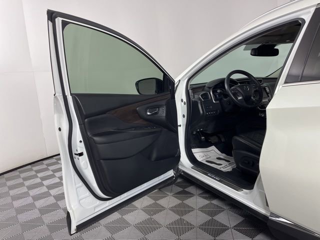 Used 2021 Nissan Murano Platinum w/ Cargo Package image 16