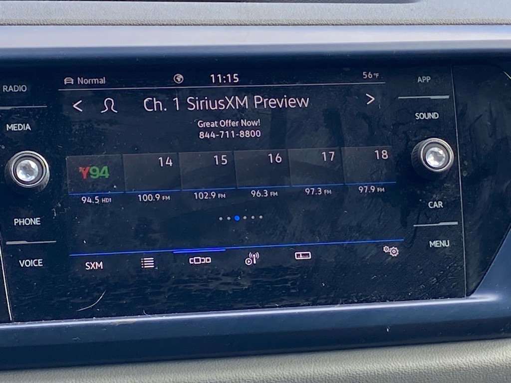 Certified 2023 Volkswagen Taos SE w/ Panoramic Sunroof Package image 9