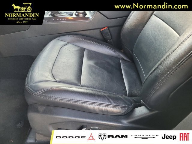 Used 2017 Ford Explorer XLT w/ Equipment Group 202A AWD/4WD image 16