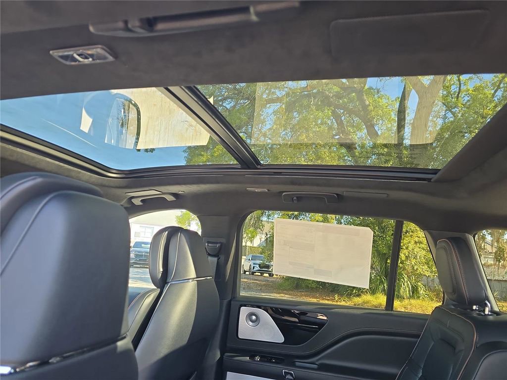 New 2026 Lincoln Aviator Black Label w/ Jet Appearance Package image 27