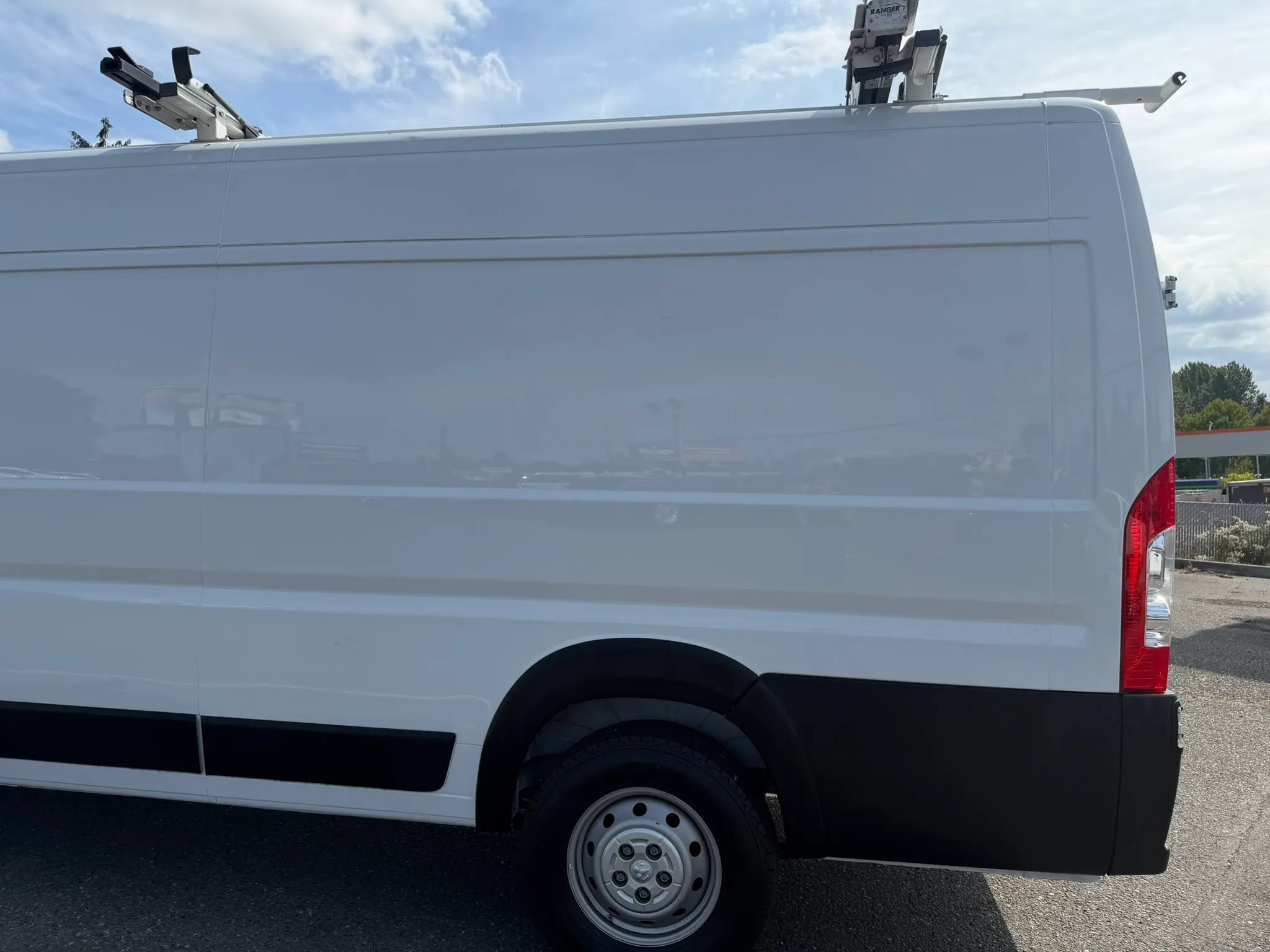 Used 2023 RAM ProMaster 3500 FWD image 9