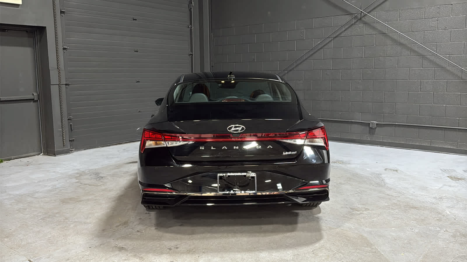 Used 2022 Hyundai Elantra Limited FWD image 5