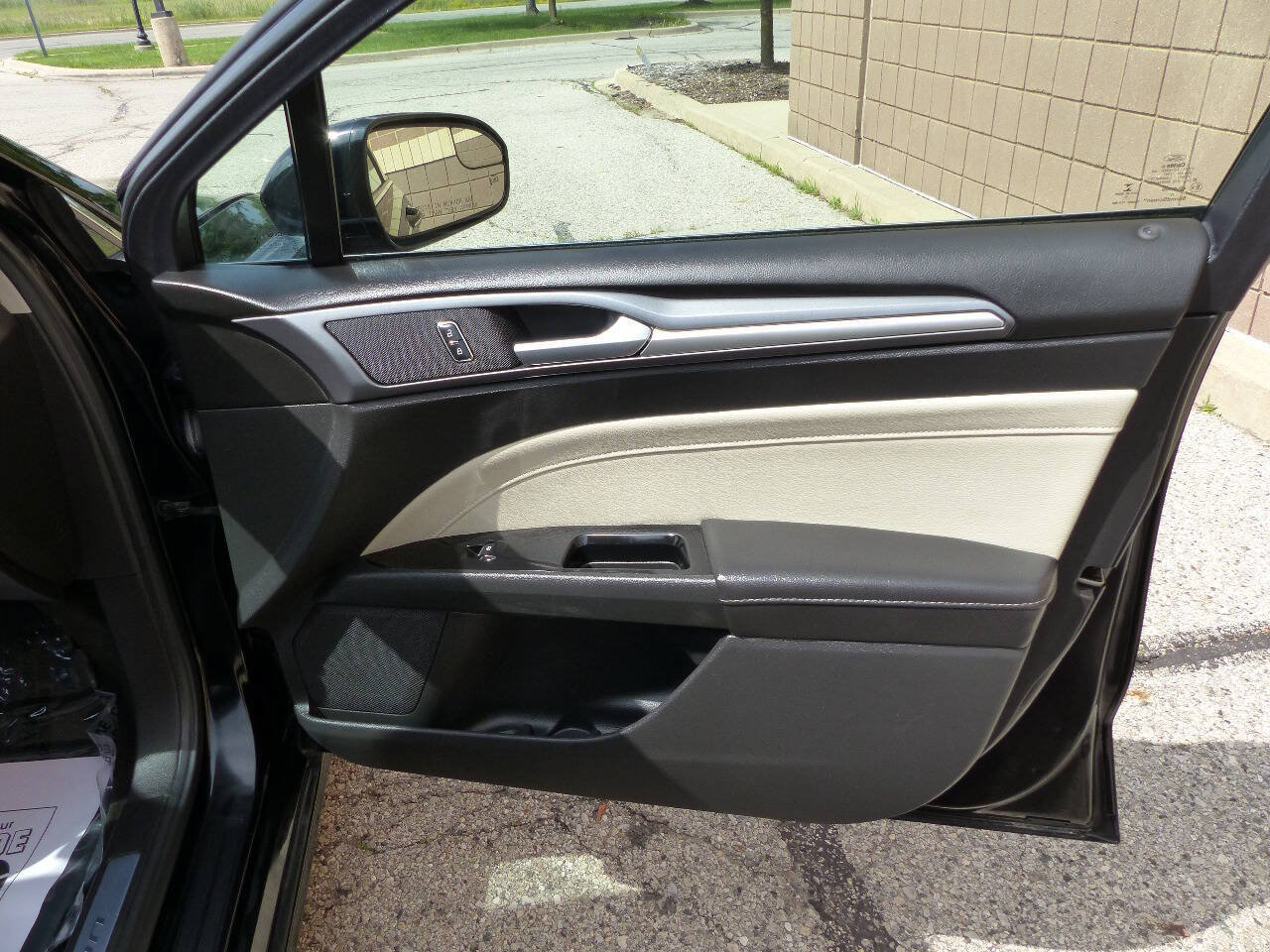 Used 2016 Ford Fusion Titanium FWD image 41