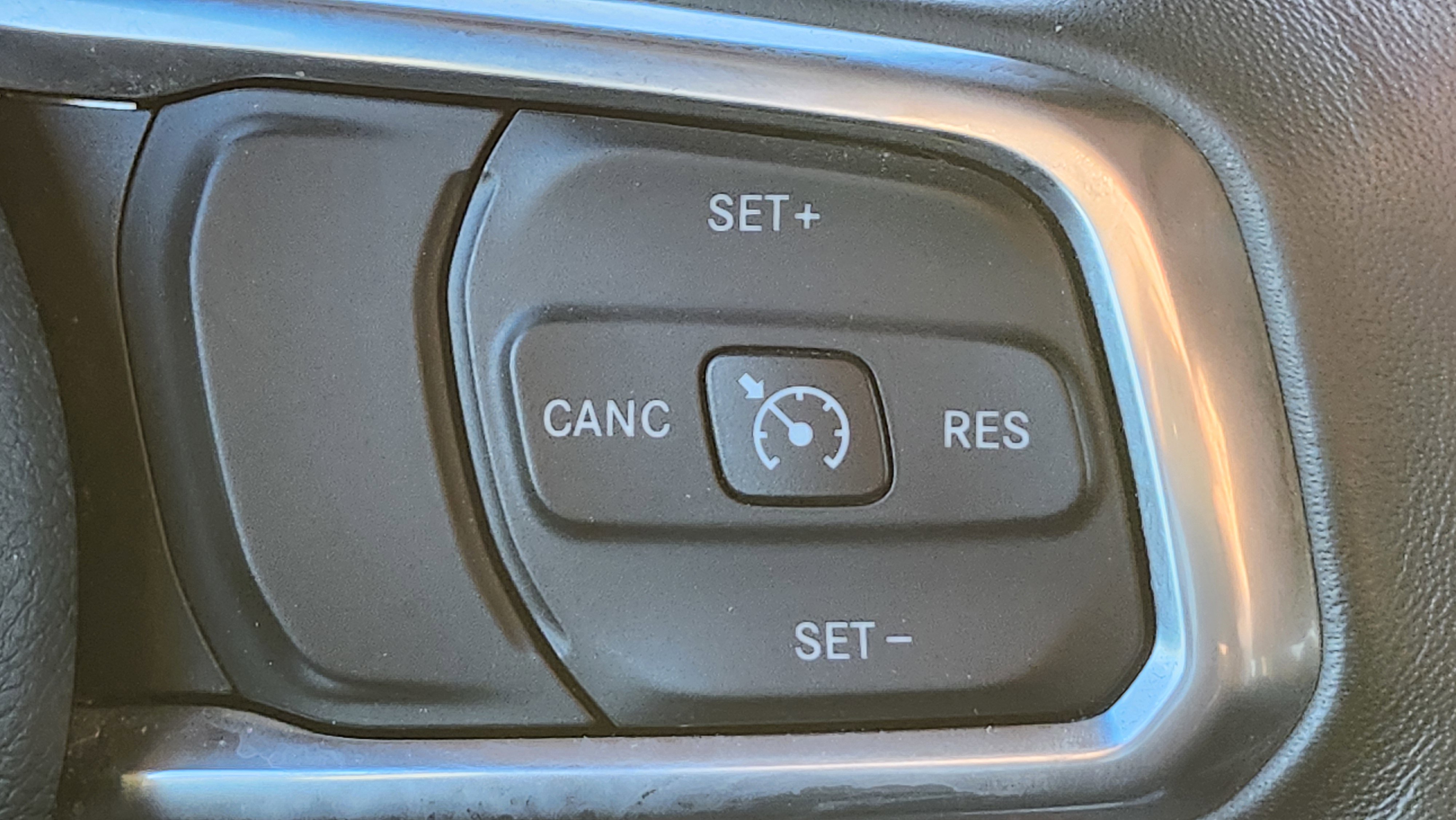 Used 2019 Jeep Wrangler Rubicon w/ Cold Weather Group image 32