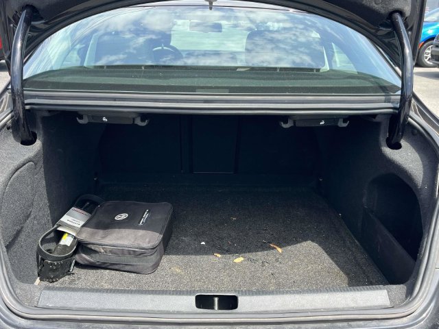 Used 2015 Volkswagen CC Executive FWD image 21