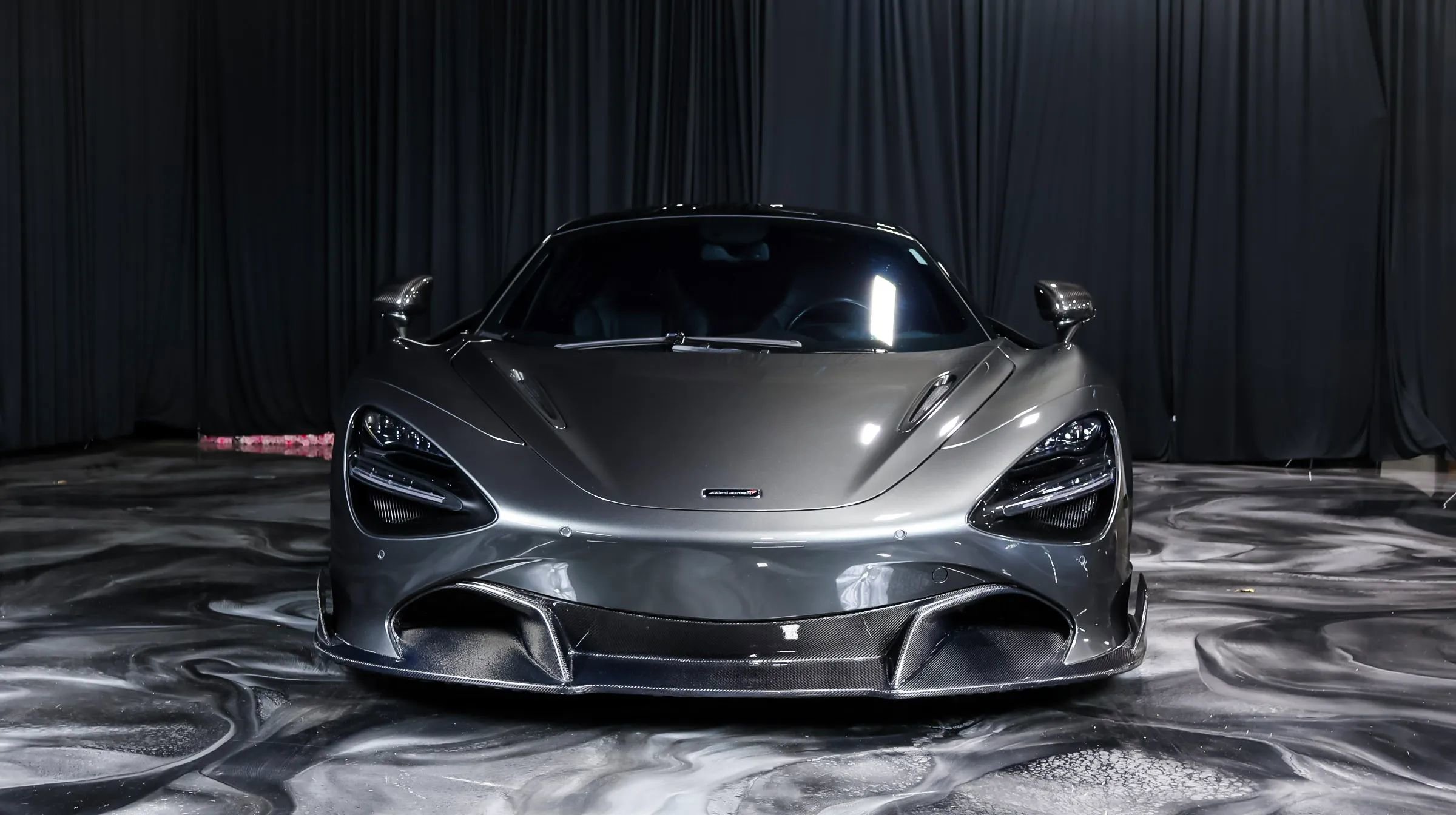 Used 2018 McLaren 720S Luxury RWD image 9