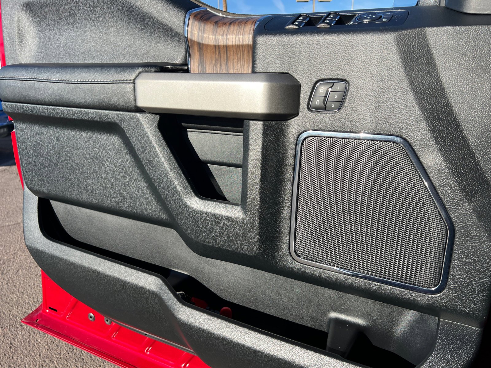 Certified 2020 Ford F150 Lariat image 13