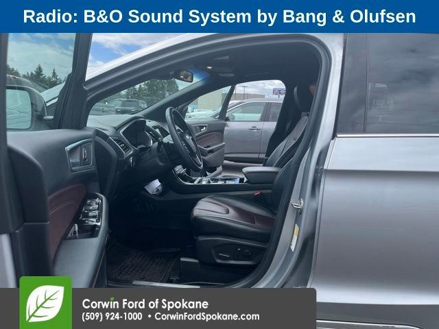 Used 2020 Ford Edge Titanium w/ Equipment Group 301A AWD/4WD image 2