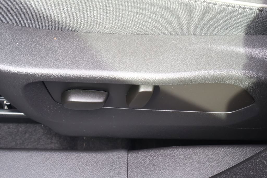 Used 2023 Buick Envision Avenir image 11