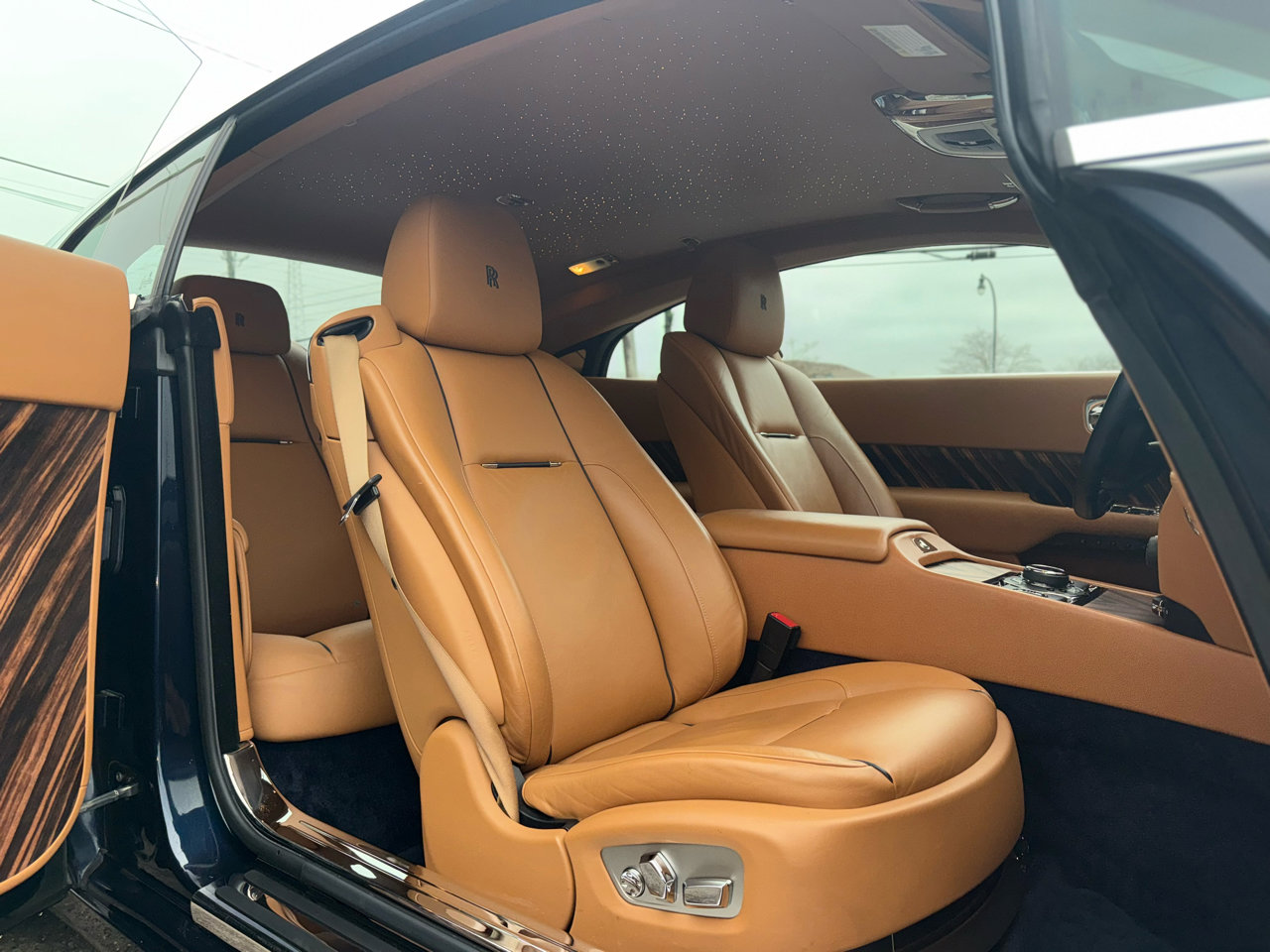 Used 2015 Rolls-Royce Wraith image 39