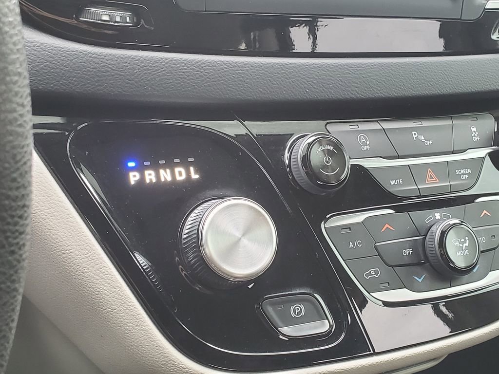 Used 2018 Chrysler Pacifica Touring Plus image 26