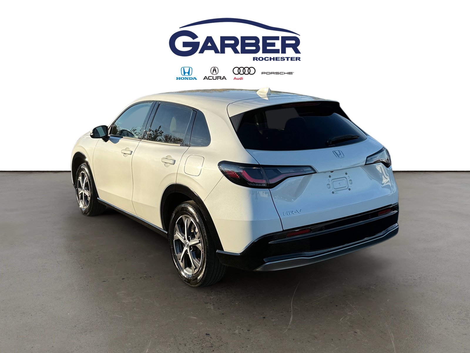 Used 2023 Honda HR-V EX-L image 3