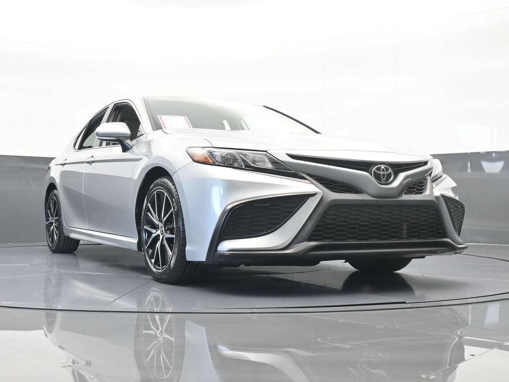 Used 2021 Toyota Camry SE w/ Cold Weather Package AWD/4WD image 60