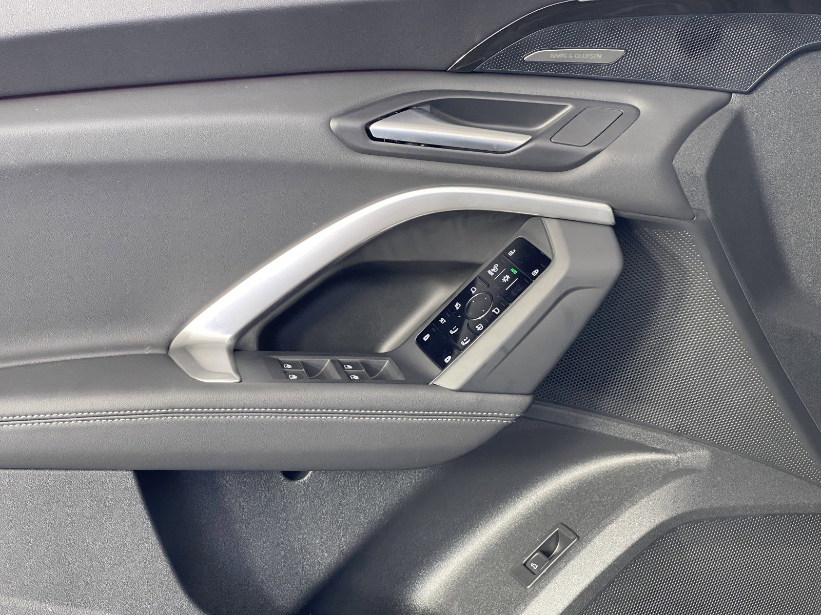 New 2025 Audi Q5 Prestige image 24