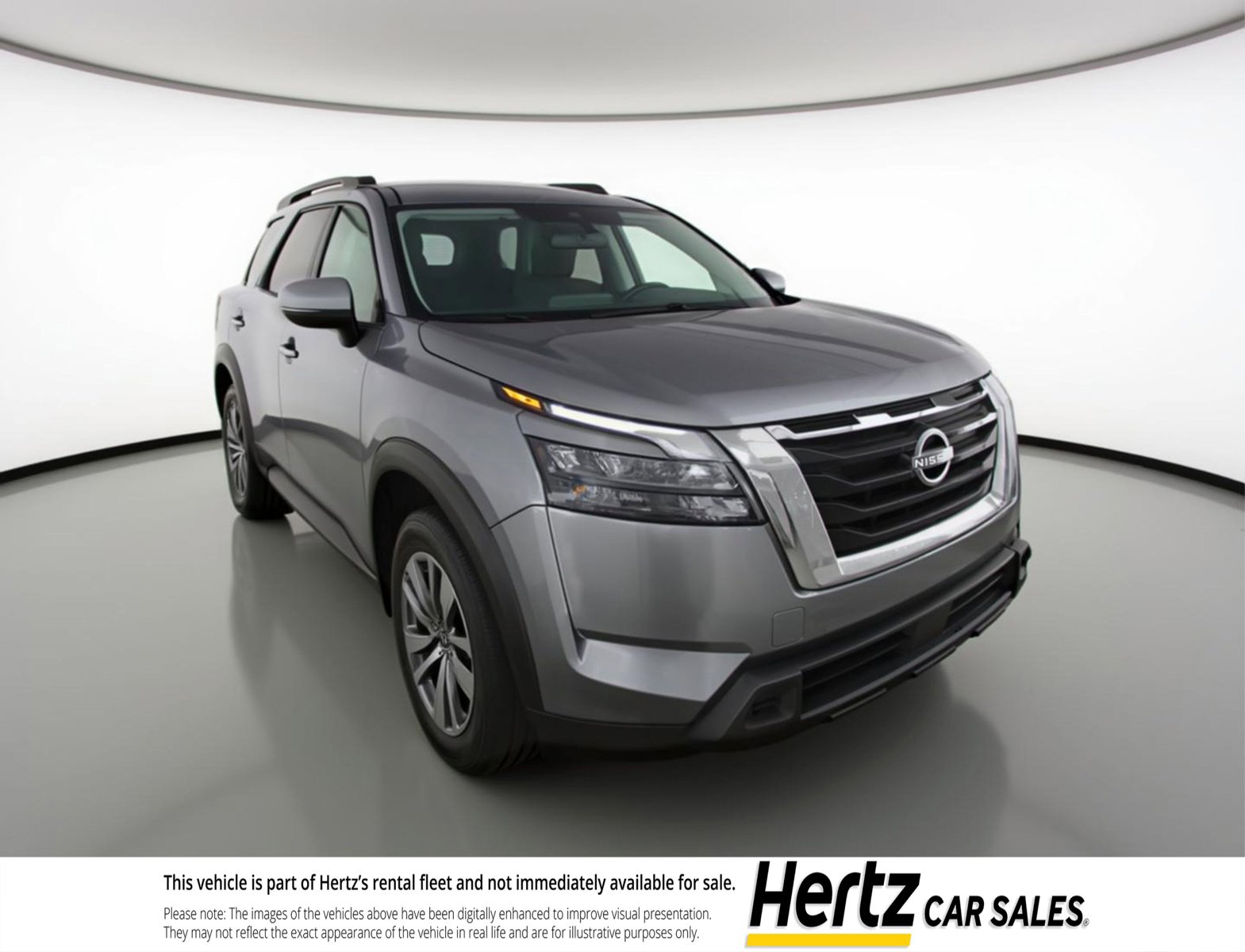 Used 2025 Nissan Pathfinder SV image 1