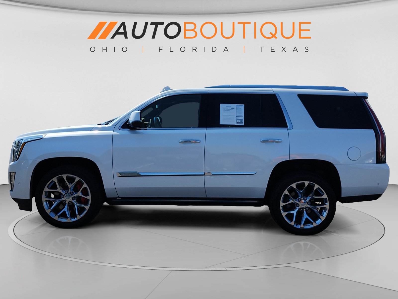 Used 2018 Cadillac Escalade Platinum AWD/4WD image 2