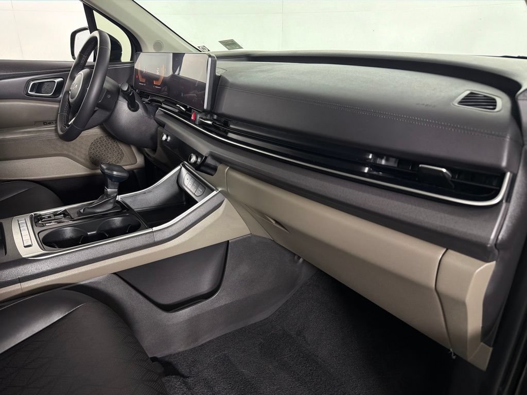 Used 2025 Kia Carnival EX FWD image 36