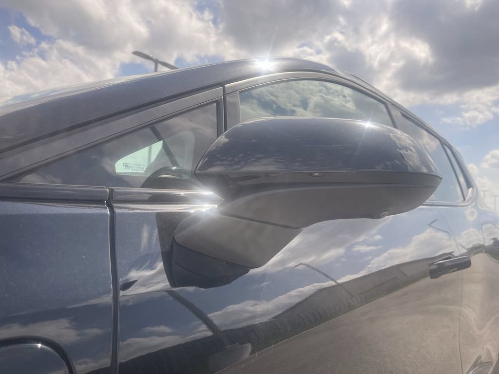 Used 2025 Chevrolet Equinox EV RS FWD image 11