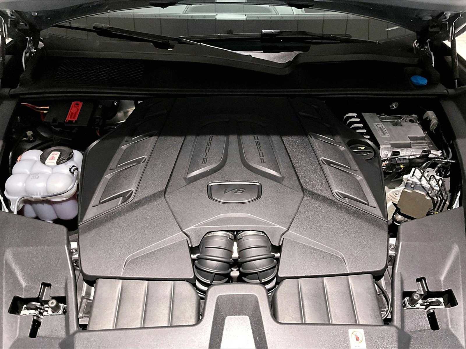 Used 2025 Porsche Cayenne S image 24