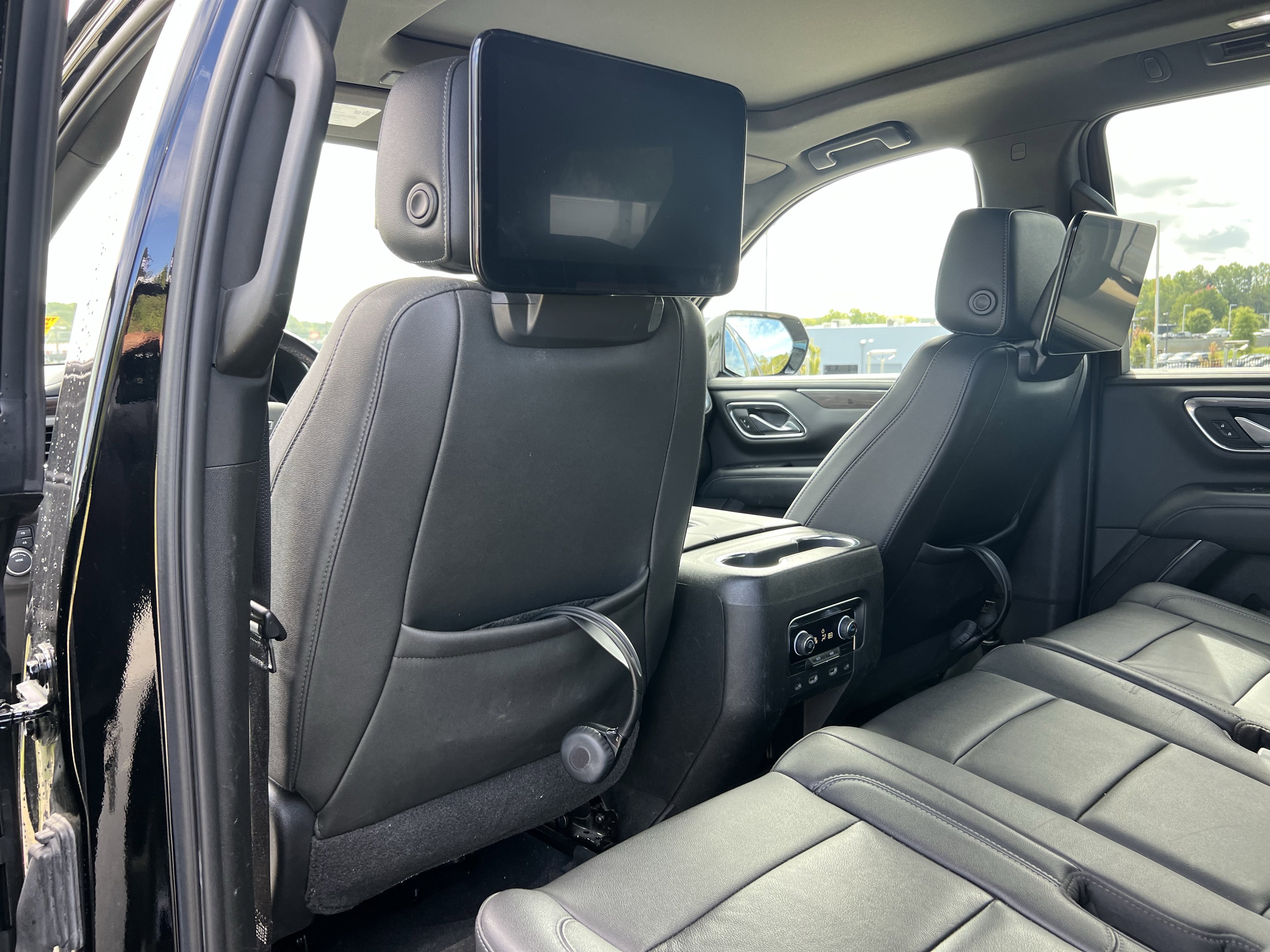 Used 2021 Chevrolet Tahoe Z71 w/ Rear Media and Nav Package image 34