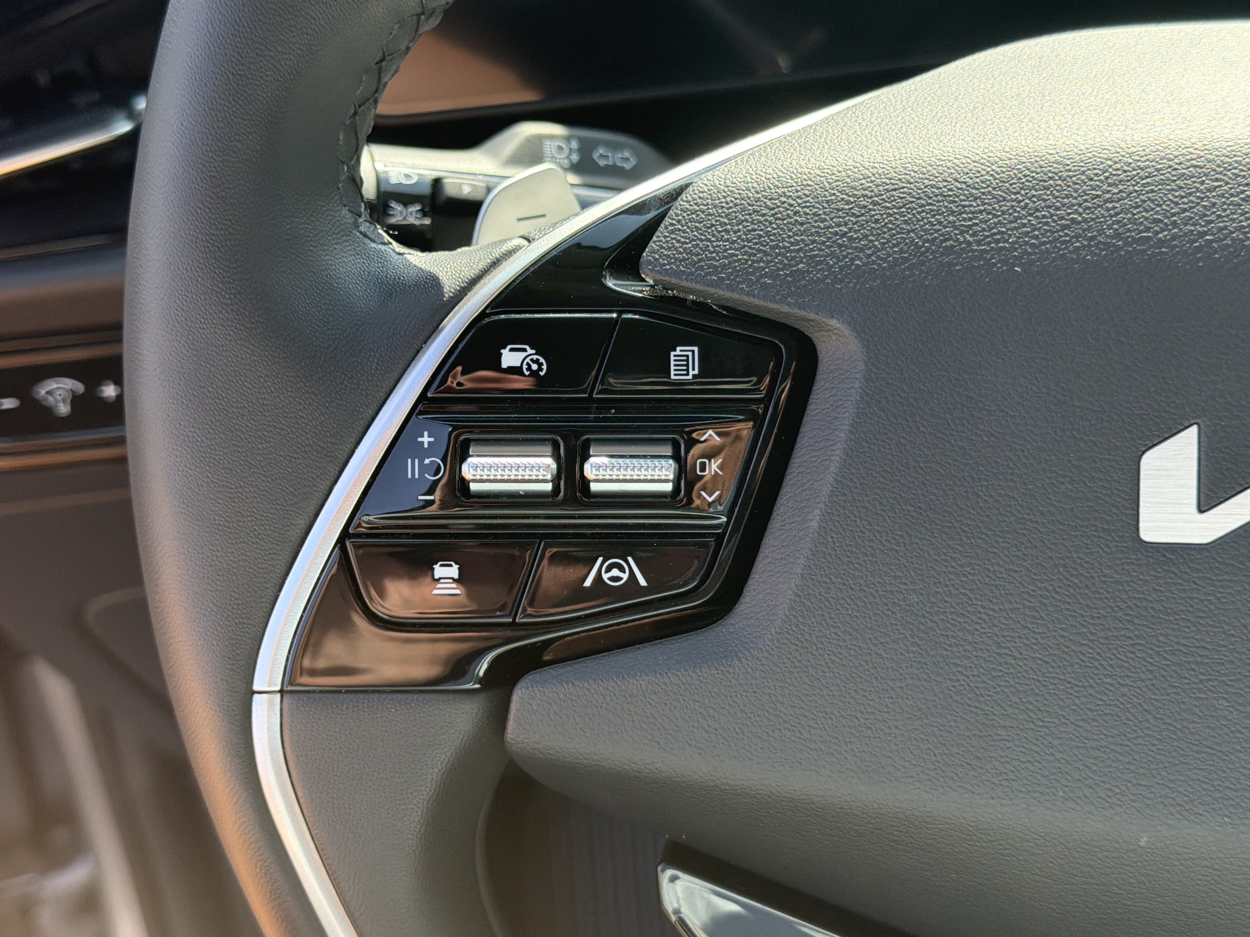 Certified 2025 Kia Niro FWD image 25