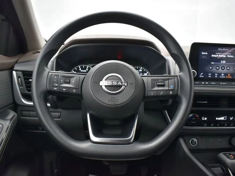 Used 2023 Nissan Rogue SV image 20