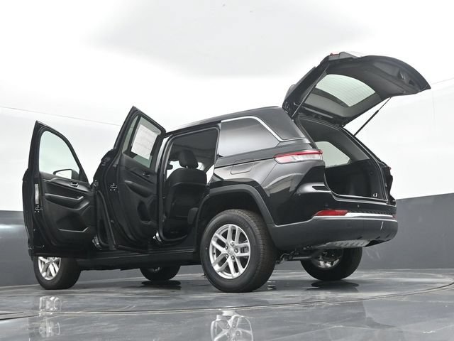 Used 2024 Jeep Grand Cherokee Laredo X AWD/4WD image 67