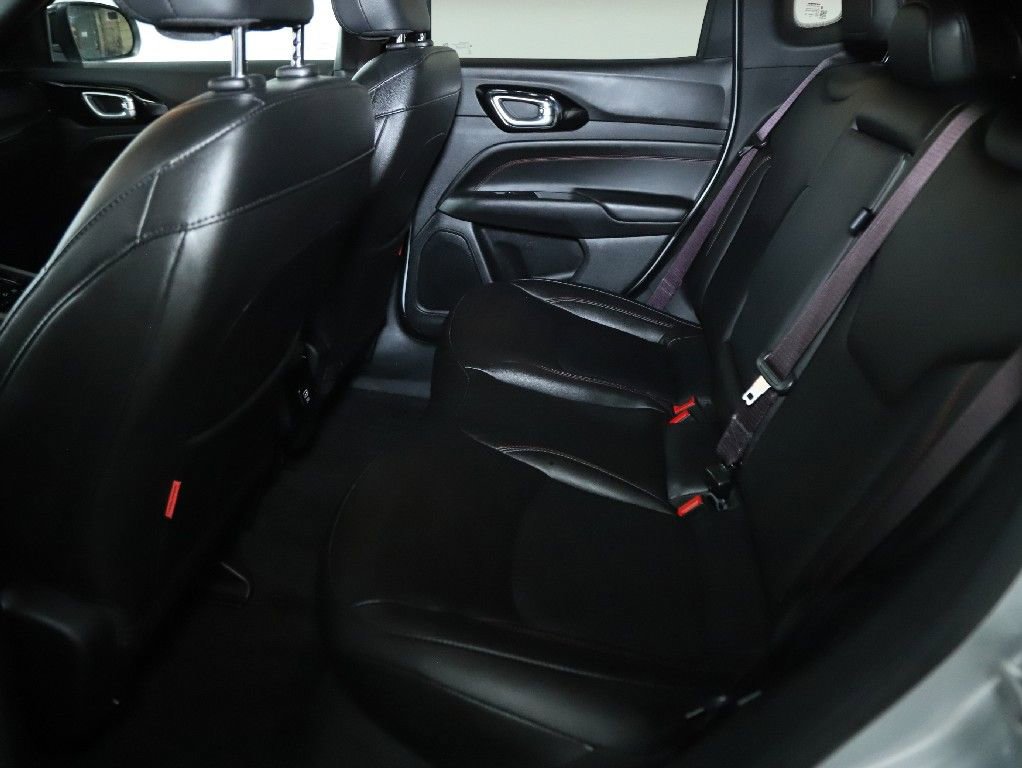 Used 2025 Jeep Compass Trailhawk image 14