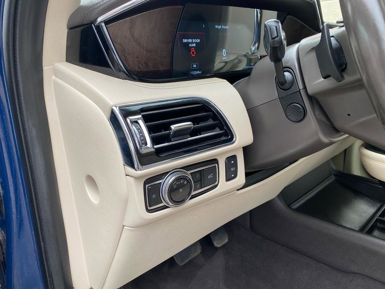 Used 2020 Lincoln Navigator Reserve w/ Luxury Package image 12