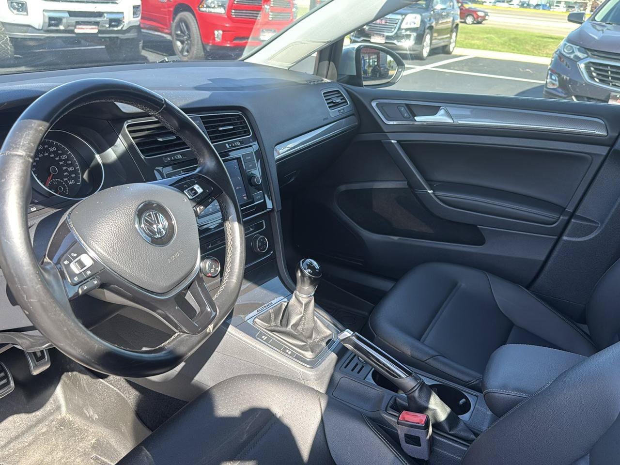Used 2018 Volkswagen Golf Alltrack S AWD/4WD image 9