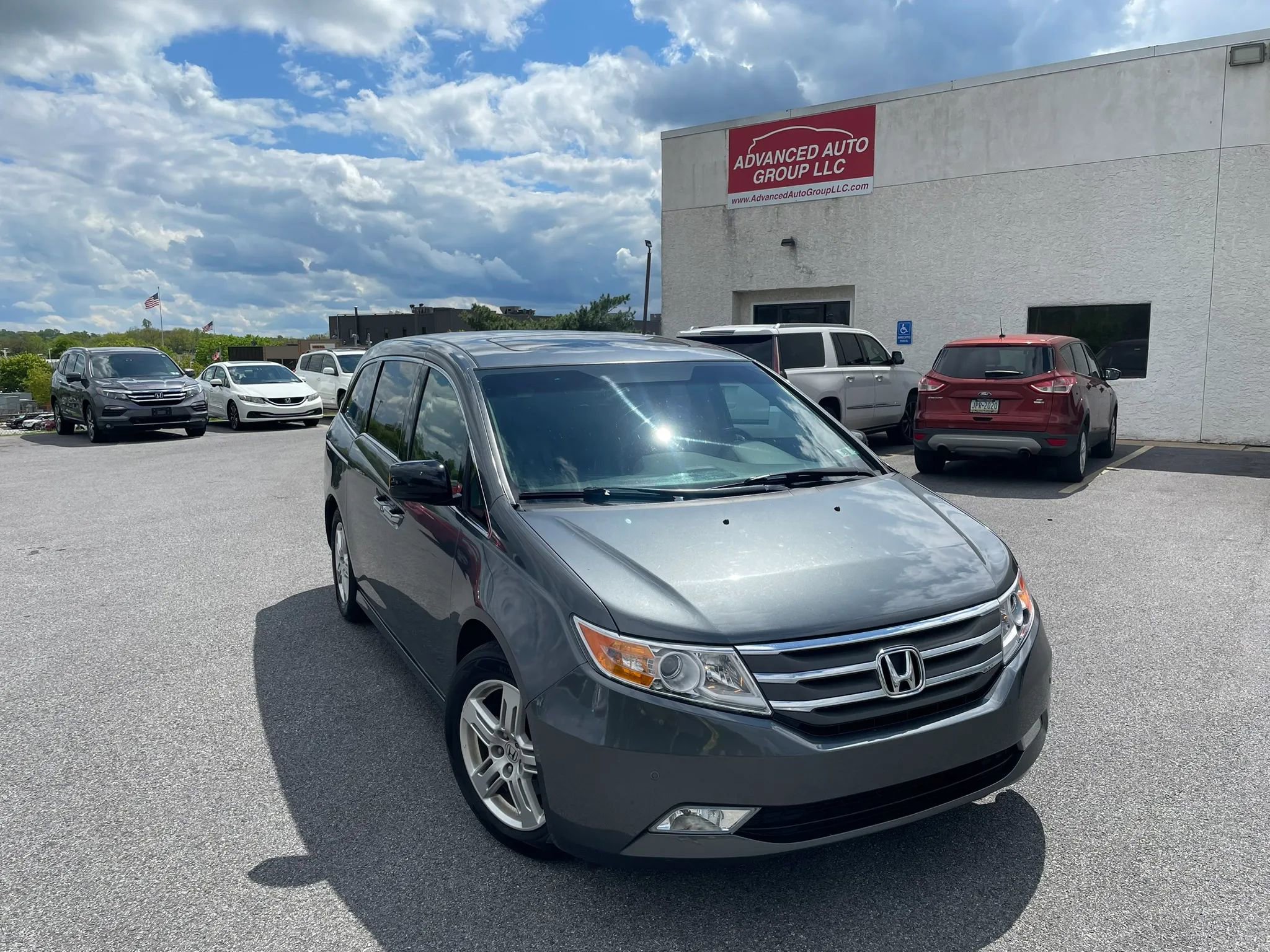 Used 2011 Honda Odyssey Touring image 3