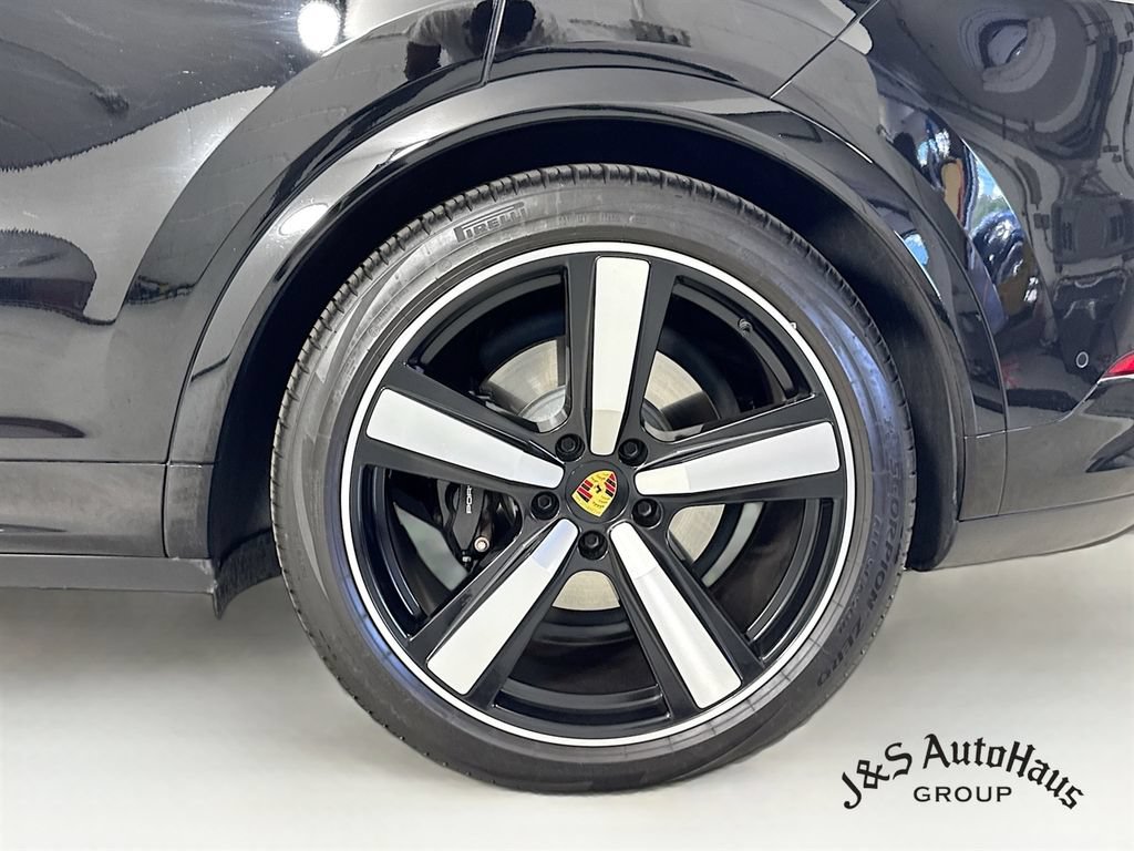 Used 2024 Porsche Cayenne Turbo w/ Premium Package Plus (PP1) AWD/4WD image 40