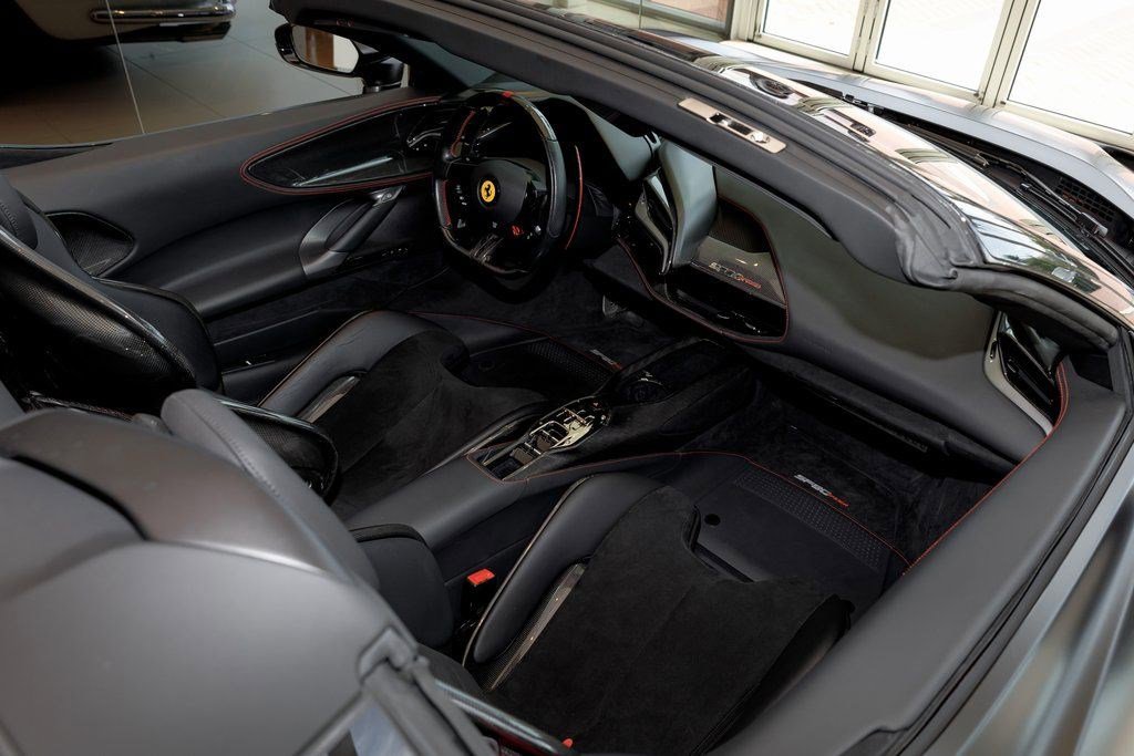 Used 2022 Ferrari SF90 Spider image 26