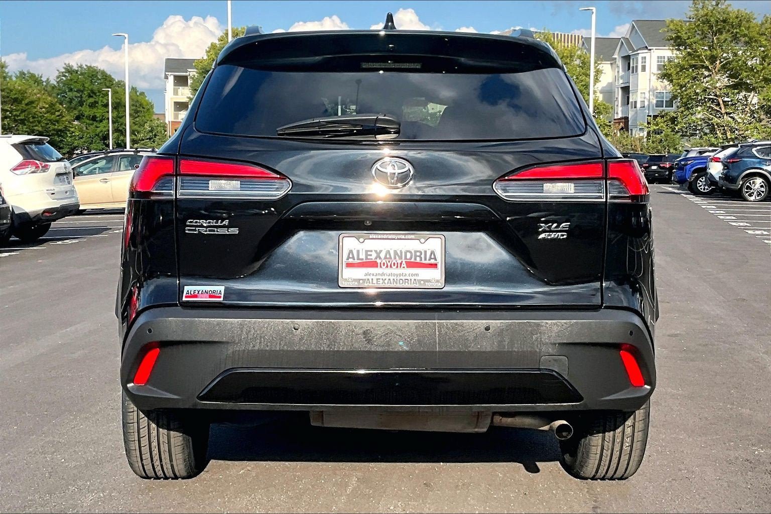 Used 2024 Toyota Corolla Cross XLE w/ Convenience Package AWD/4WD image 4