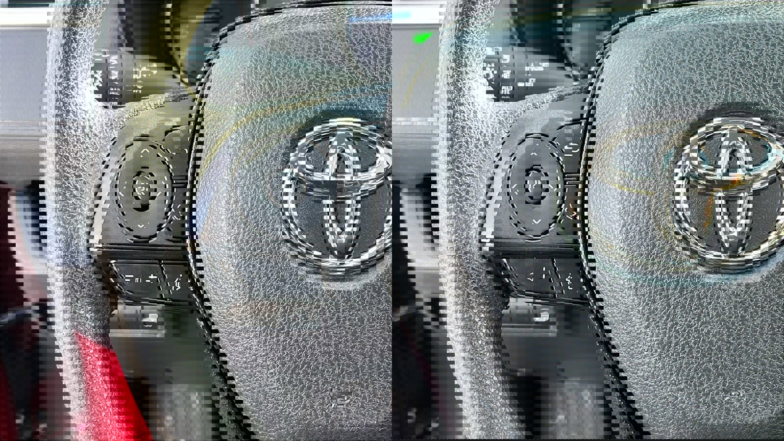 Used 2021 Toyota RAV4 XLE w/ Convenience Package AWD/4WD image 14