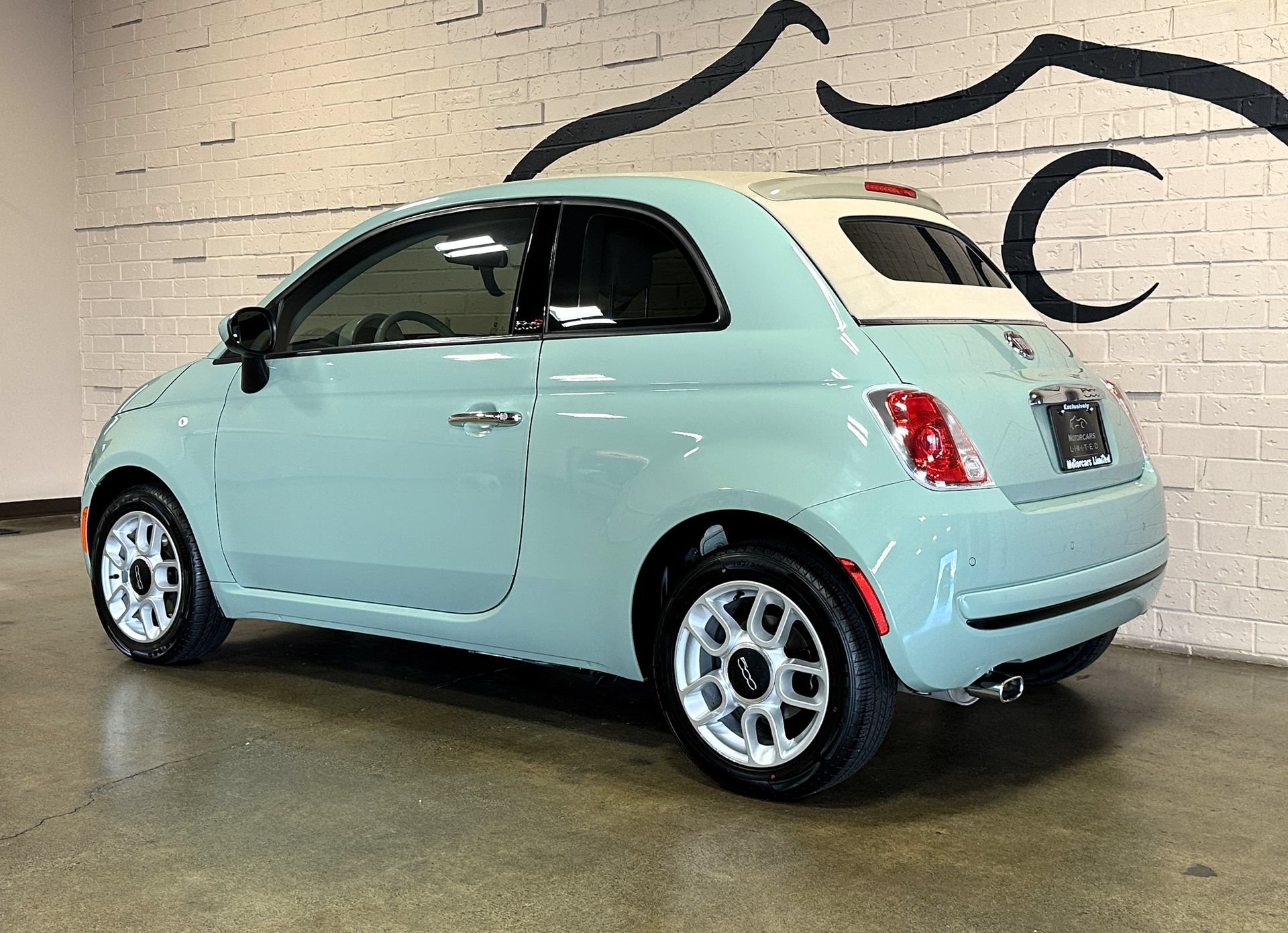 Used 2015 FIAT 500 Pop FWD image 8