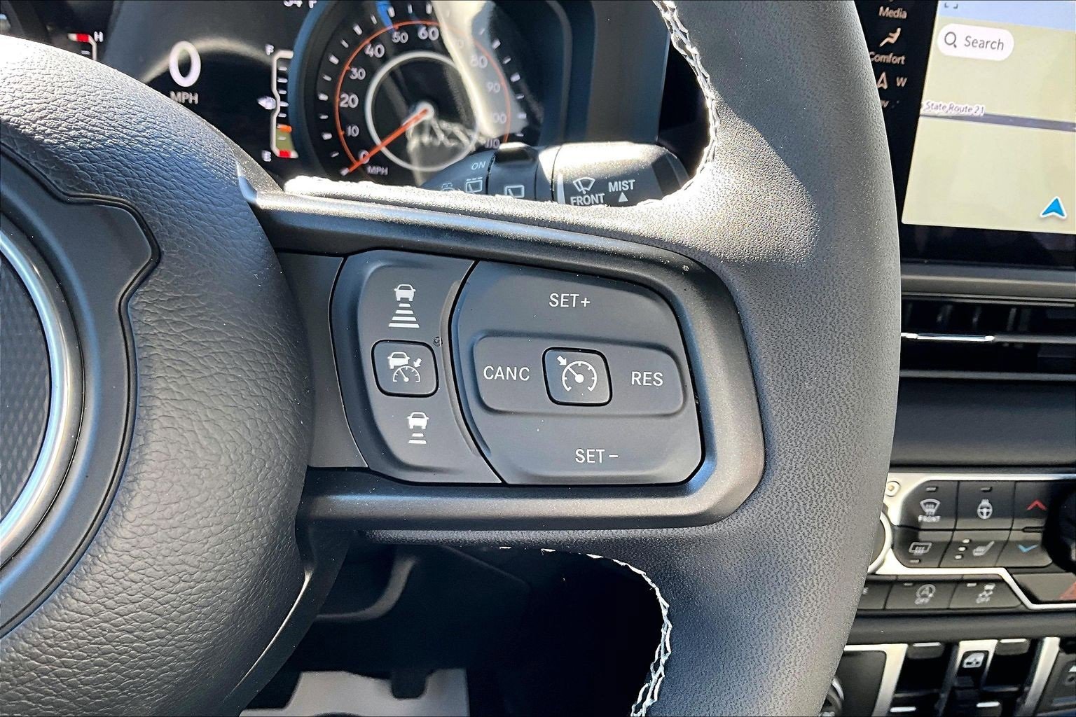 New 2025 Jeep Wrangler Rubicon w/ XTREMEE 35" Tire Package image 18