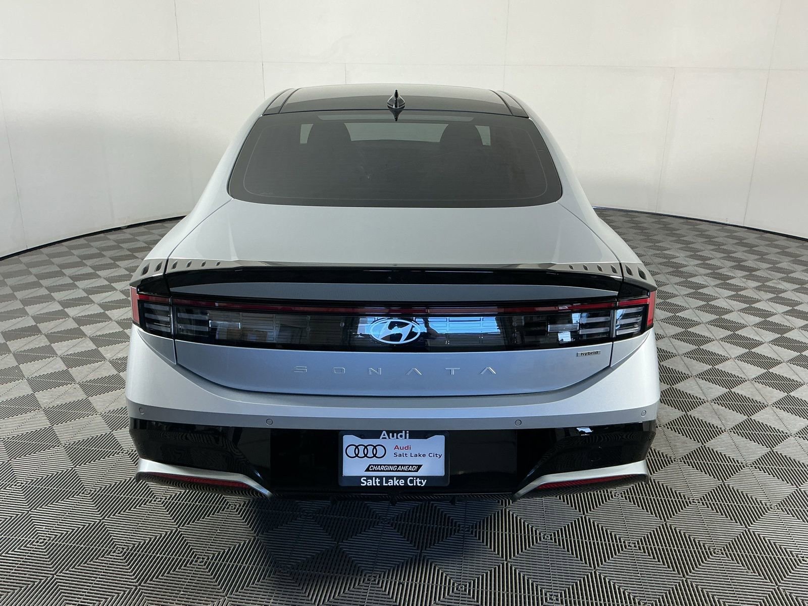 Used 2024 Hyundai Sonata Limited image 6