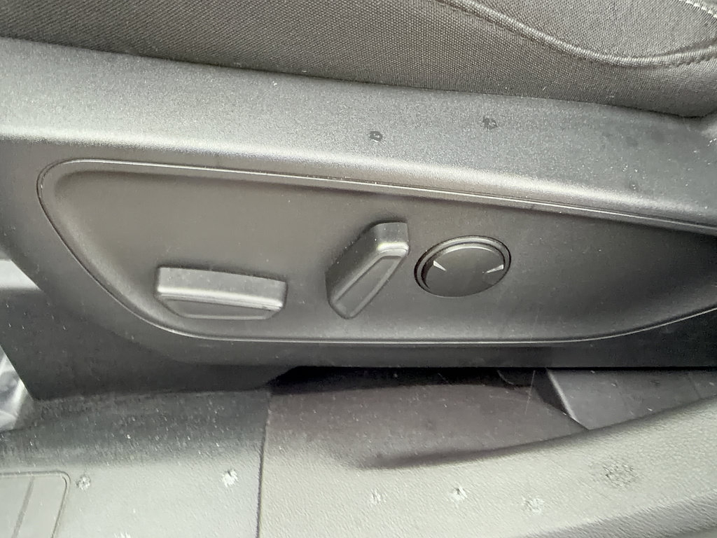 Certified 2023 Ford Escape Active AWD/4WD image 33