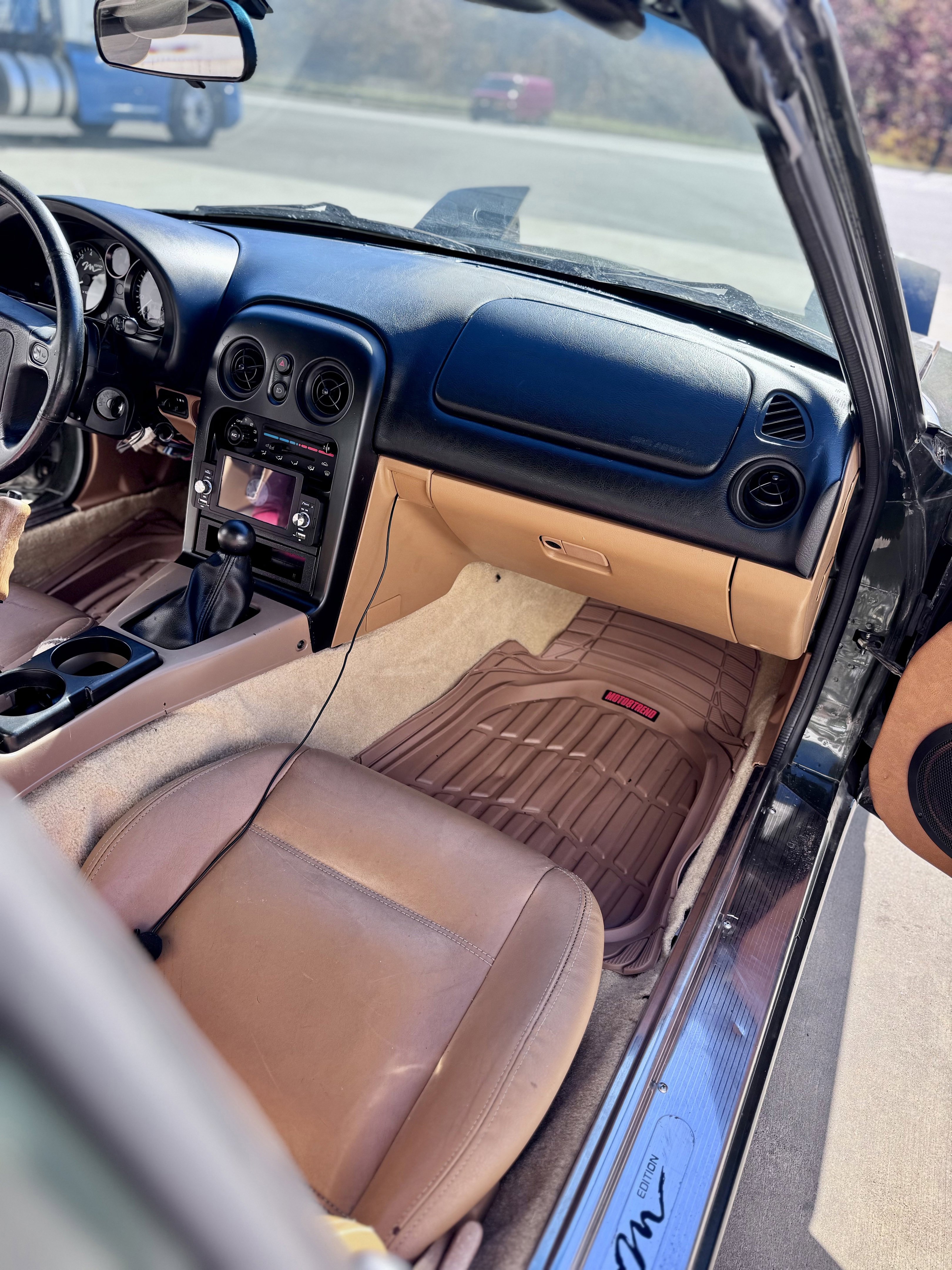 Used 1997 MAZDA MX-5 Miata image 46