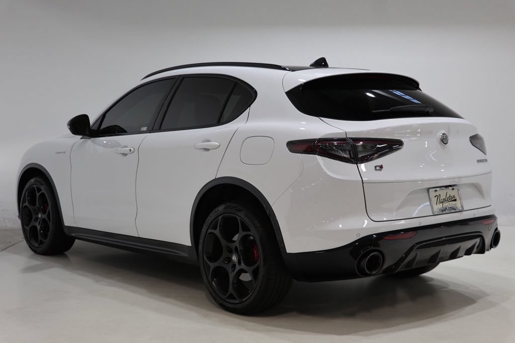 Used 2024 Alfa Romeo Stelvio Veloce AWD/4WD image 5