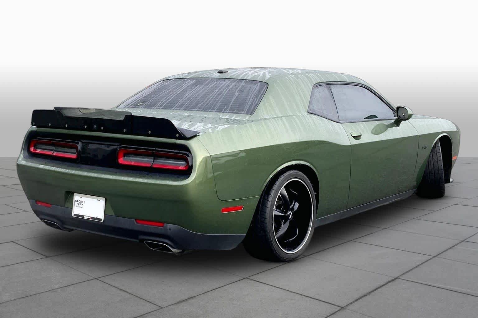 Used 2019 Dodge Challenger R/T RWD image 12