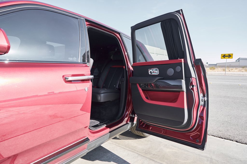 Used 2022 Rolls-Royce Cullinan Black Badge image 27