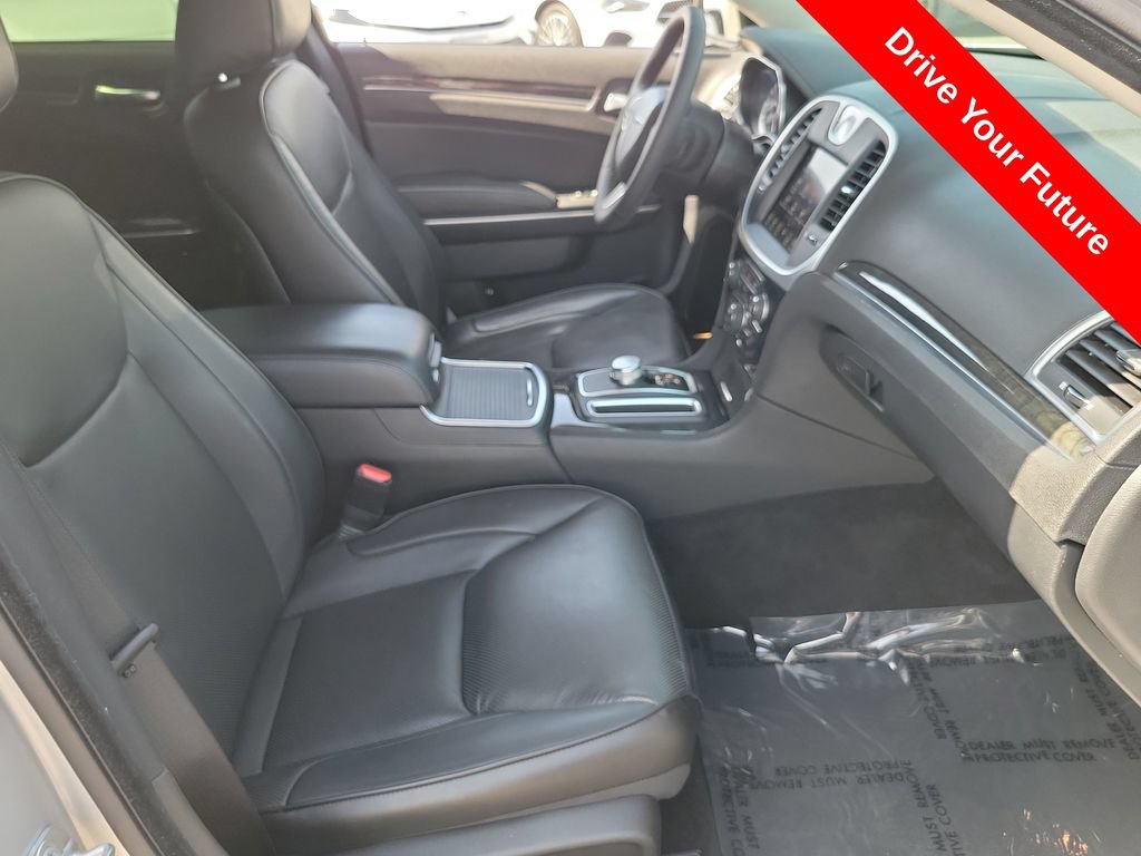 Used 2023 Chrysler 300 Touring L w/ Safetytec Plus Group RWD image 19