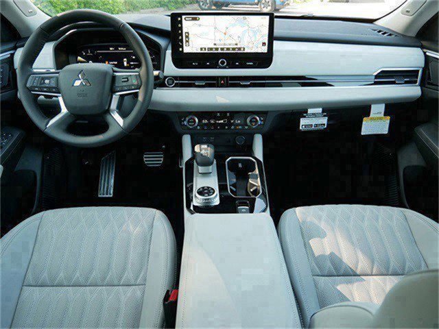 New 2025 Mitsubishi Outlander SEL image 7