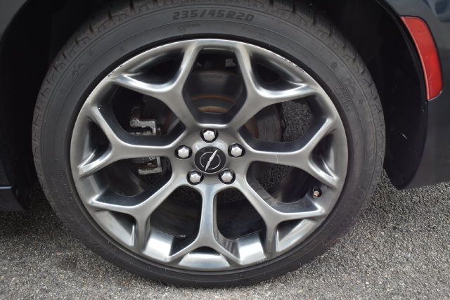 Used 2017 Chrysler 300 S RWD image 47