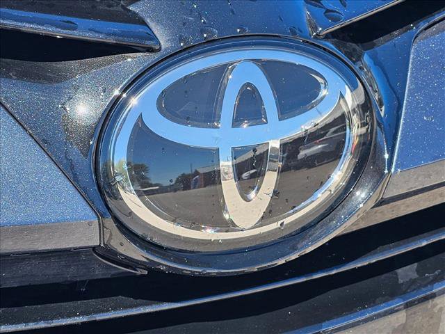 Used 2018 Toyota Corolla LE image 5