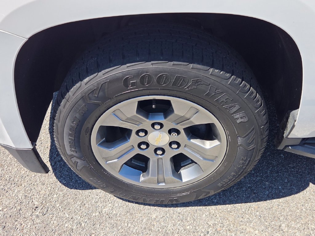 Used 2020 Chevrolet Tahoe LS RWD image 3